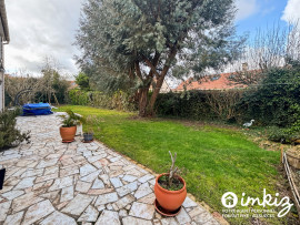 
                                                                                        Vente
                                                                                         Maison 5 pièces