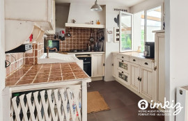 
                                                                                        Vente
                                                                                         Maison 5 pièces