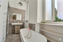 
                                                                                        Vente
                                                                                         Maison 5 pièces