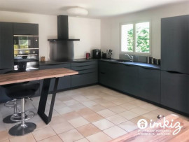 Vente
Maison 5 pièces. Au calme absolu, cadre champêtre.