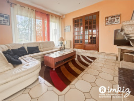 
                                                                                        Vente
                                                                                         Maison 5 pièces avec piscine couverte