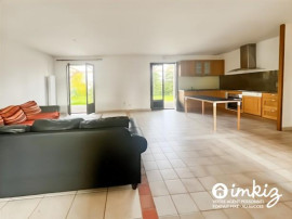 
                                                                                        Vente
                                                                                         Maison 5 pièces jardin