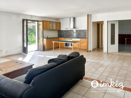 
                                                                                        Vente
                                                                                         Maison 5 pièces jardin