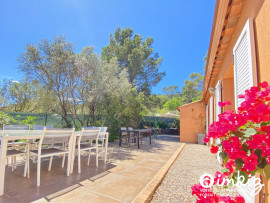 
                                                                                        Vente
                                                                                         Maison 5 pièces, plain pied, sur terrain clôturé ,