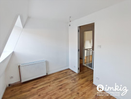 
                                                                                        Vente
                                                                                         Maison 6 pièces