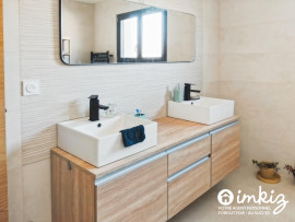 
                                                                                        Vente
                                                                                         Maison 6 pièces