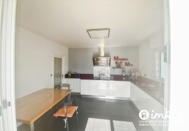 
                                                                                        Vente
                                                                                         Maison 6 pièces