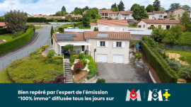 
                                                                                        Vente
                                                                                         Maison 6 pièces