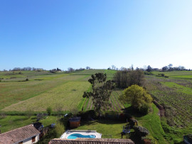 
                                                                                        Vente
                                                                                         Maison 6 pièces