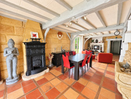 
                                                                                        Vente
                                                                                         Maison 6 pièces