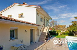 Vente
Maison 6 pièces avec piscine