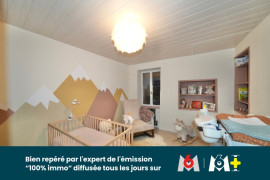 
                                                                                        Vente
                                                                                         Maison 6 pièces de 193 m2