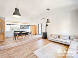 
                                                                                        Vente
                                                                                         Maison 6 pièces jardin