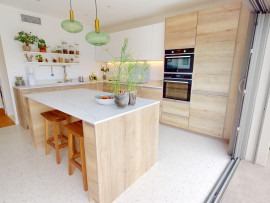 
                                                                                        Vente
                                                                                         MAISON 6 PIECES - JARDIN - GARAGE & PISCINE