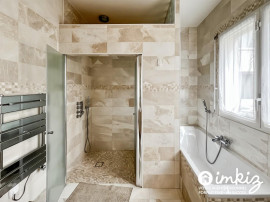 
                                                                                        Vente
                                                                                         Maison 6 pièces rénovée avec garage - piscinable