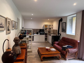 
                                                                                        Vente
                                                                                         Maison 65 m2 avec deux garages, jardin 461 m2