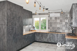 
                                                                                        Vente
                                                                                         Maison 7 pièces 6 chambres possibilité 10.7% brut