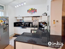 
                                                                                        Vente
                                                                                         Maison 7 pièces