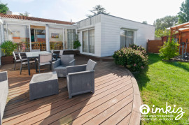 
                                                                                        Vente
                                                                                         Maison 7 pièces