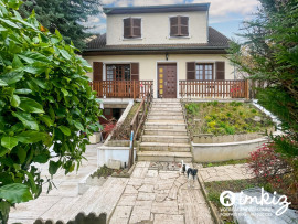 
                                                                                        Vente
                                                                                         Maison 7 pièces