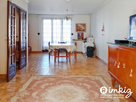 
                                                                                        Vente
                                                                                         Maison 7 pièces