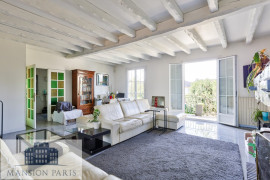 
                                                                                        Vente
                                                                                         Maison 7 pièces