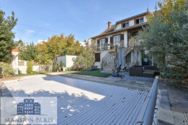 
                                                                                        Vente
                                                                                         Maison 7 pièces