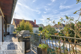 
                                                                                        Vente
                                                                                         Maison 7 pièces