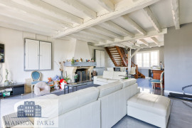 
                                                                                        Vente
                                                                                         Maison 7 pièces