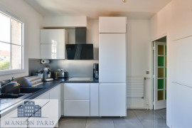 
                                                                                        Vente
                                                                                         Maison 7 pièces