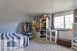 
                                                                                        Vente
                                                                                         Maison 7 pièces