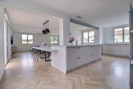 
                                                                                        Vente
                                                                                         Maison 7 pièces