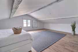 
                                                                                        Vente
                                                                                         Maison 7 pièces
