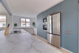 
                                                                                        Vente
                                                                                         Maison 7 pièces