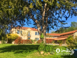 
                                                                                        Vente
                                                                                         Maison 7 pièces