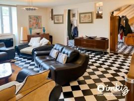 
                                                                                        Vente
                                                                                         Maison 7 pièces