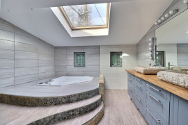 
                                                                                        Vente
                                                                                         Maison 7 pièces