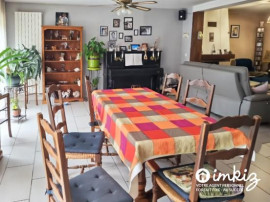 
                                                                                        Vente
                                                                                         Maison 7 pièces