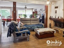 
                                                                                        Vente
                                                                                         Maison 7 pièces