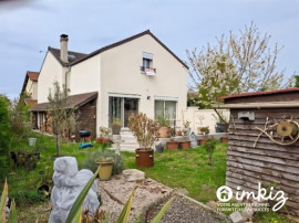 
                                                                                        Vente
                                                                                         Maison 7 pièces