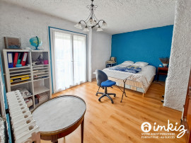 
                                                                                        Vente
                                                                                         Maison 7 pièces, calme, grands volumes, lumineuse