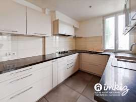 
                                                                                        Vente
                                                                                         Maison 7 pièces, calme, grands volumes, lumineuse