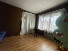 
                                                                                        Vente
                                                                                         Maison 7 pièces, calme, grands volumes, lumineuse