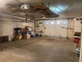 
                                                                                        Vente
                                                                                         Maison 7 pièces, calme, grands volumes, lumineuse