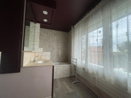 
                                                                                        Vente
                                                                                         Maison 7 pièces, calme, grands volumes, lumineuse