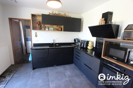 
                                                                                        Vente
                                                                                         Maison 7 pièces  en excellent état sur jardin