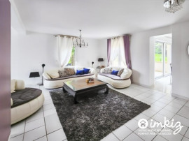 
                                                                                        Vente
                                                                                         Maison 7 pièces, jardin, garage 2 voitures