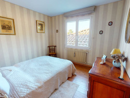 
                                                                                        Vente
                                                                                         MAISON 7 PIECES - JARDIN & GARAGE - LIBOURNE