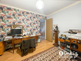 Vente
                                                                                Maison 7 pièces + terrasse 32 m²