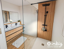 
                                                                                        Vente
                                                                                         Maison 7pièces, jardin et garage